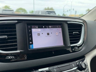 2023 Chrysler Voyager LX