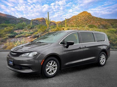2023 Chrysler Voyager LX