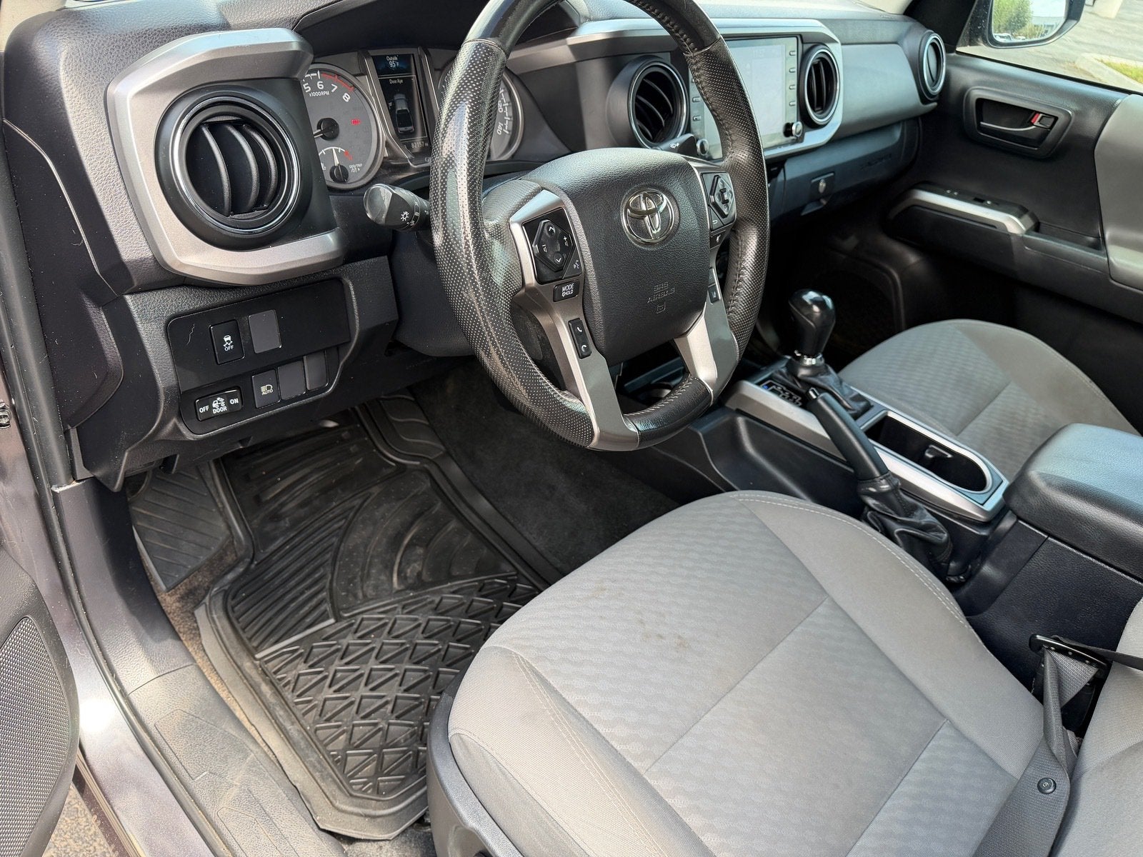 2022 Toyota Tacoma 2WD SR5