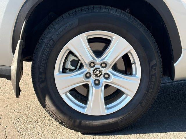 2022 Toyota Highlander Hybrid LE