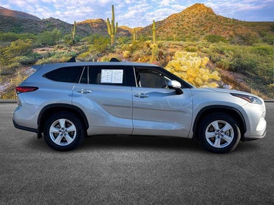 2022 Toyota Highlander Hybrid LE