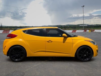 2013 Hyundai Veloster w/Black Int