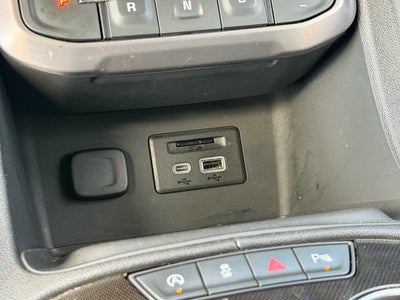 2022 GMC Acadia AT4