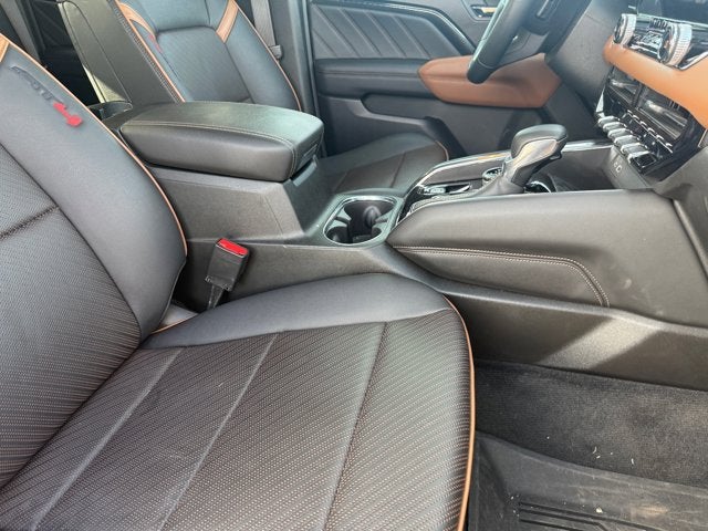 2023 GMC Canyon 4WD AT4