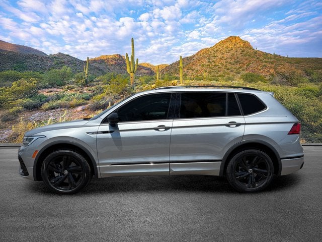 2023 Volkswagen Tiguan SE R-Line Black