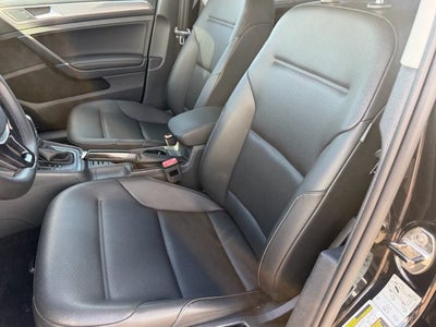 2017 Volkswagen Golf Alltrack Base