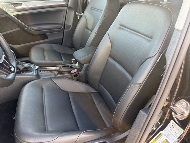 2017 Volkswagen Golf Alltrack Base