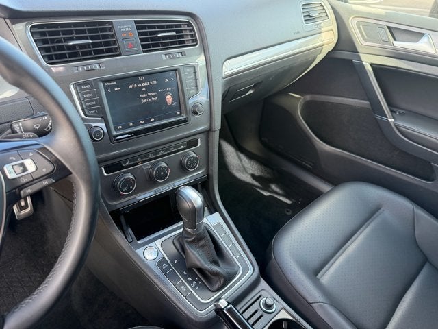 2017 Volkswagen Golf Alltrack Base