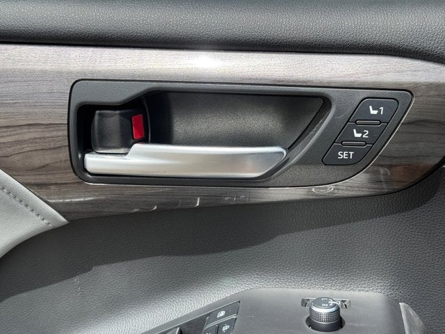 2023 Toyota Highlander Base