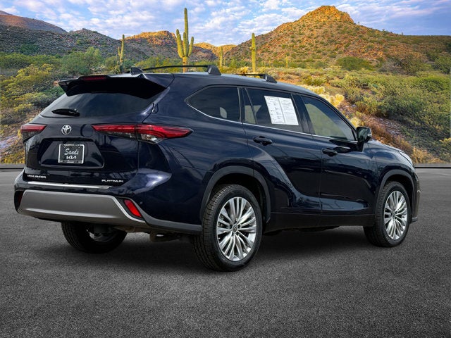 2023 Toyota Highlander Base