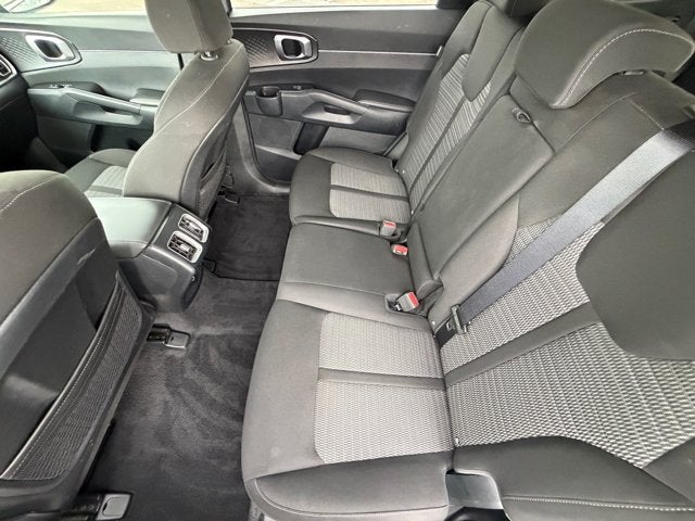 2025 Kia Sorento LX