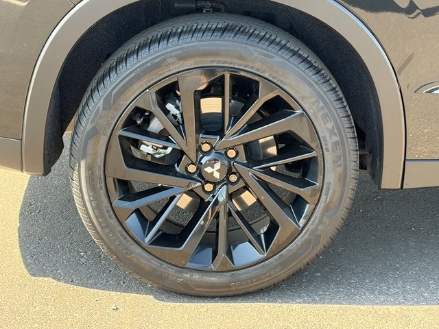 2024 Mitsubishi Outlander Base