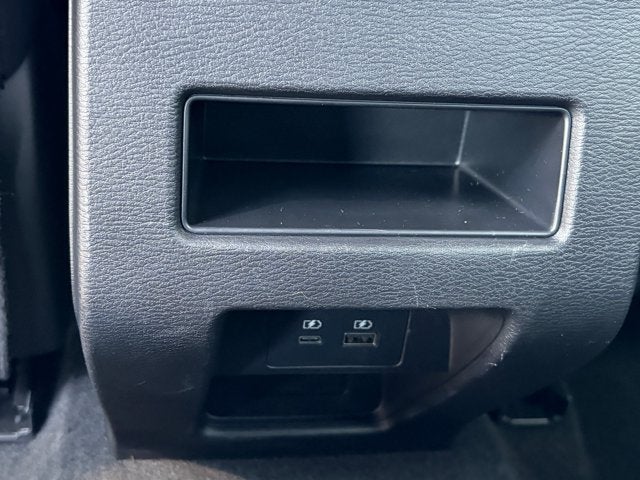 2024 Mitsubishi Outlander Base