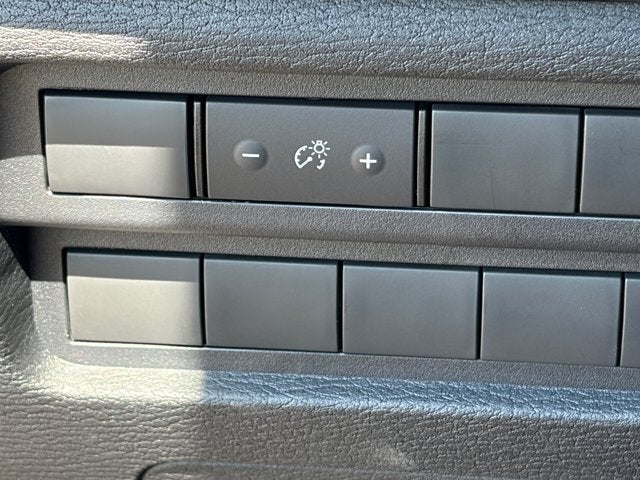 2024 Mitsubishi Outlander Base