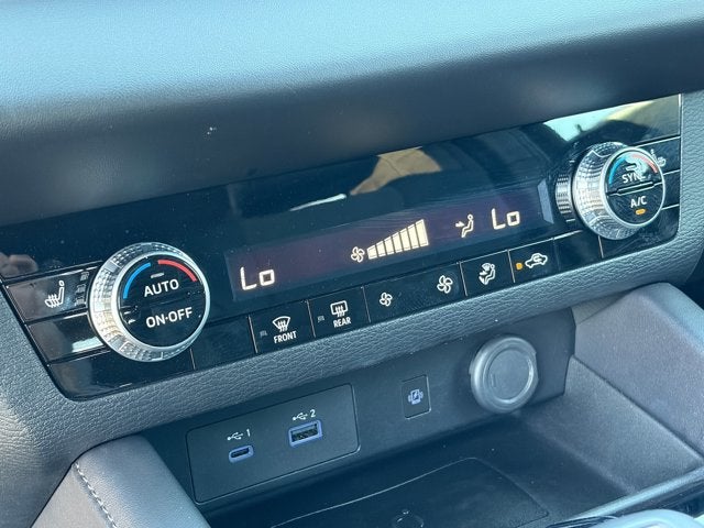 2024 Mitsubishi Outlander Base