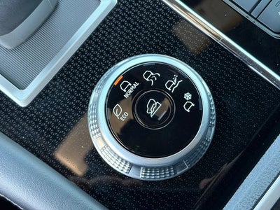 2024 Mitsubishi Outlander Base