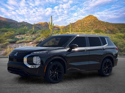 2024 Mitsubishi Outlander Base
