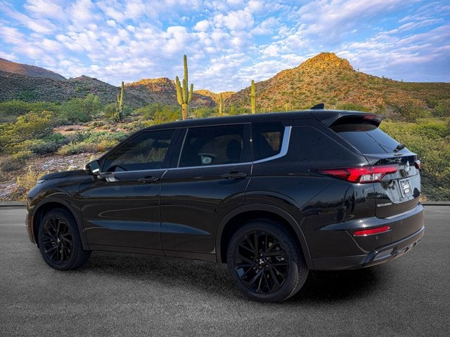 2024 Mitsubishi Outlander Base