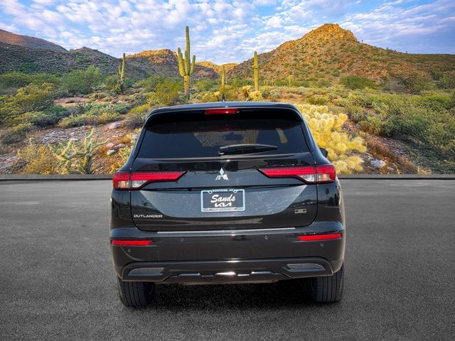 2024 Mitsubishi Outlander Base
