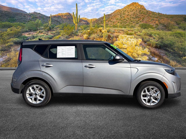 2025 Kia Soul Base