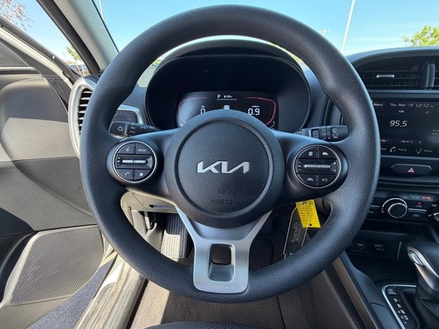 2025 Kia Soul Base