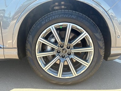 2023 Audi Q7 Premium Plus